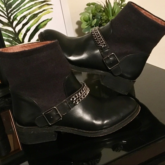 LOFT Shoes - Ann Taylor LOFT Leather Moto Chain Biker Boots 7